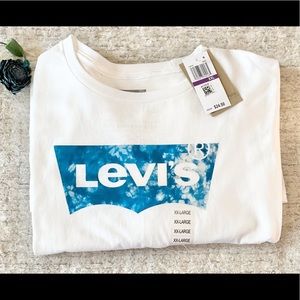 New with tags LEVI’S white Short sleeved Logo T shirt. Mens XXL *shirt is unisex